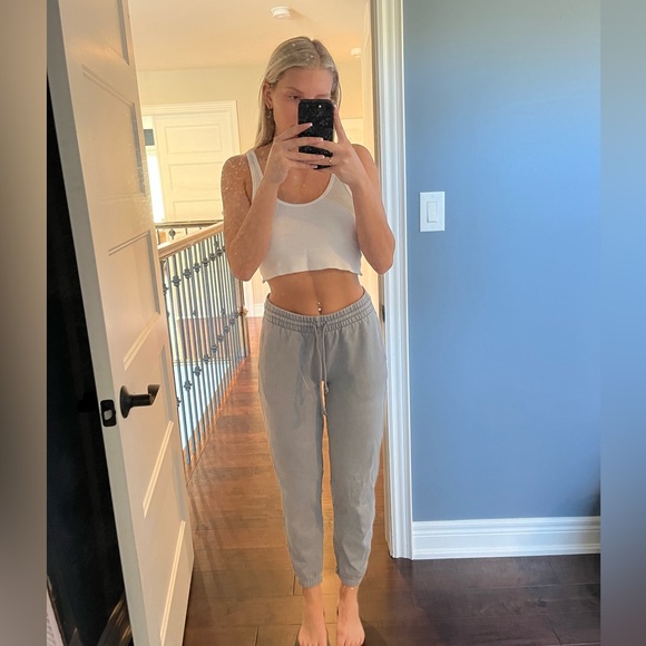 Gray Aritzia Boyfriend Sweatpants! Gently Used, Good Condition! - Picture 1 of 3